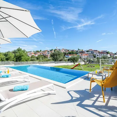 Port Side Seget Vranjica